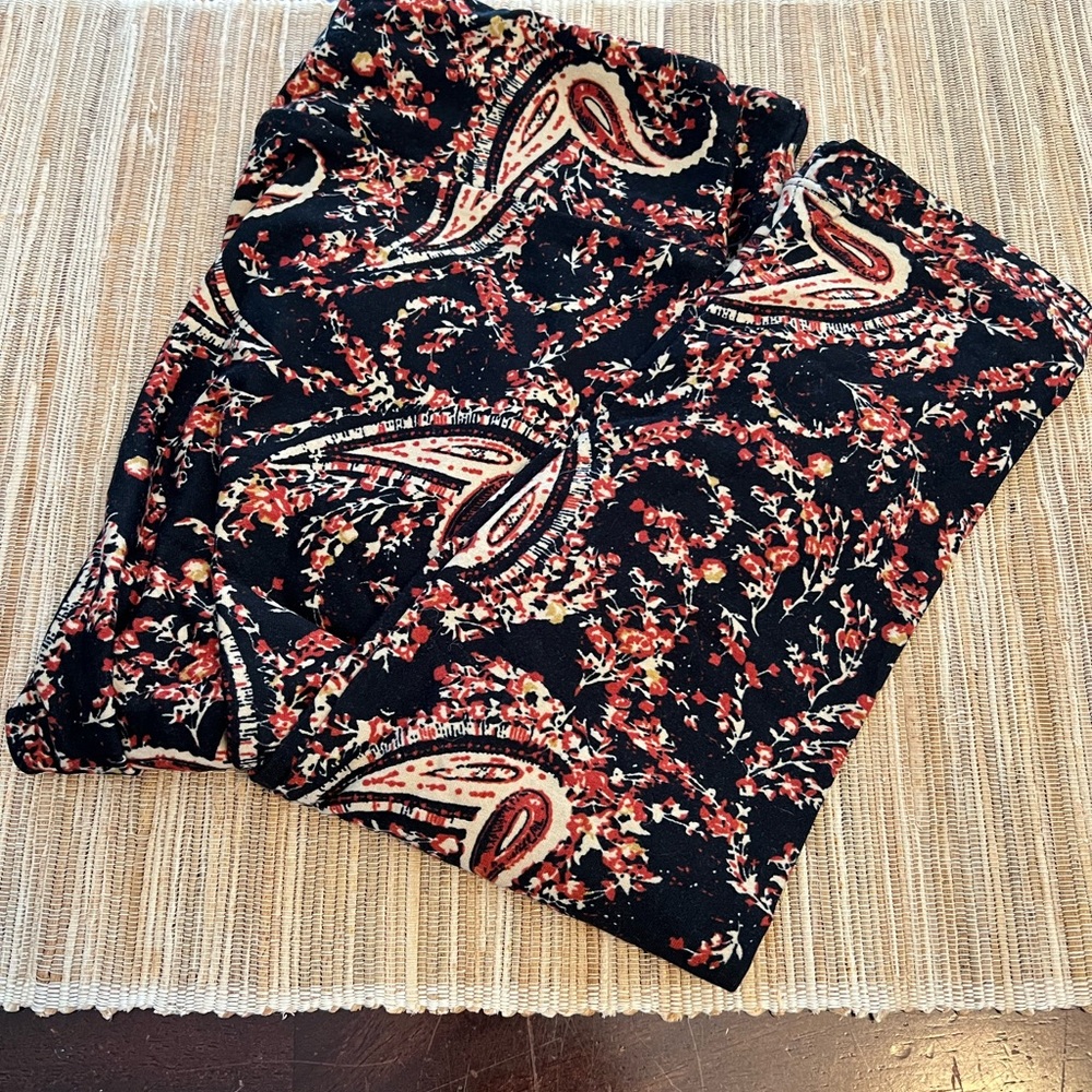 NWOT - LulaRoe Pattern Leggings